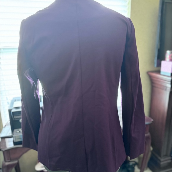 Beautiful purple double breasted blazer 💜 - Picture 2 of 4